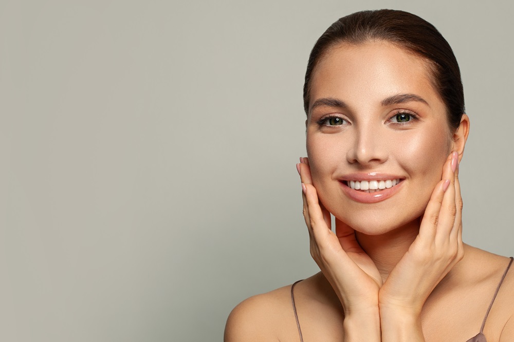 Lifting wolumetryczny twarzy – na czym polega i dla kogo jest przeznaczony?